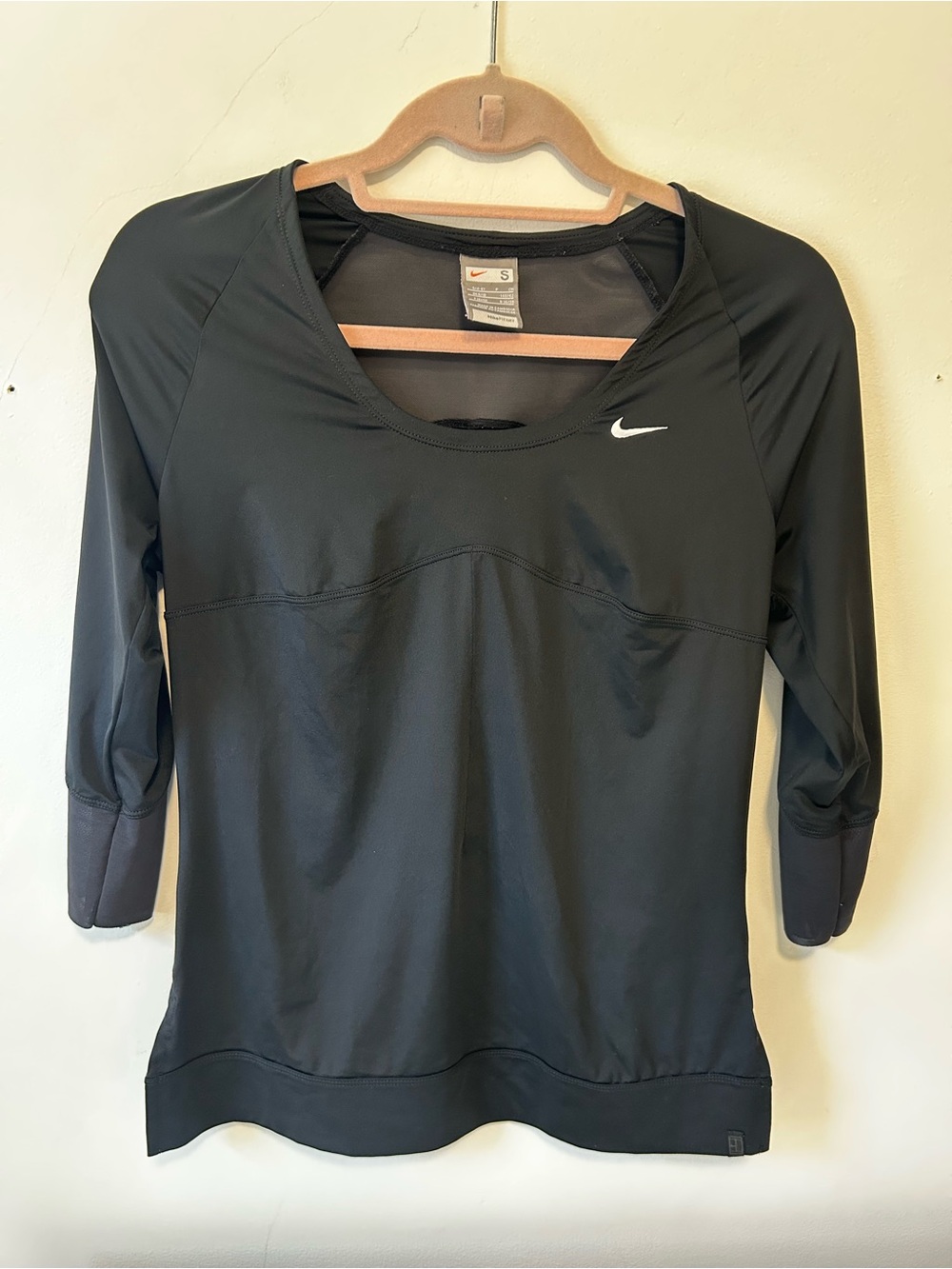 Nike Black Long Sleeve Athletic Scoop Neck Top